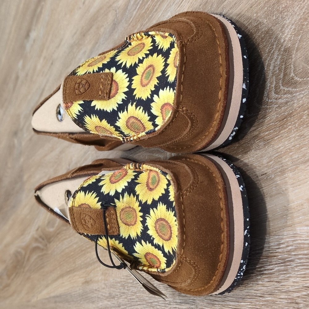💛🌻 New In Box Ariat Sunflower Patterned Loafers Women's size 8.5 B Medium 🌻💛 - Picture 2 of 13
